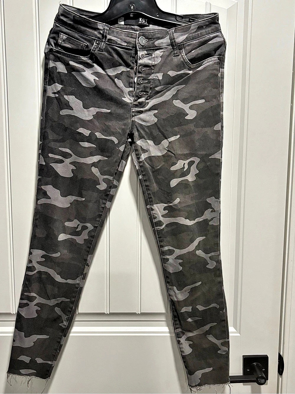KUT from the Kloth Connie High Rise Ankle Skinny Camo Skinny Jeans Size 4 Like